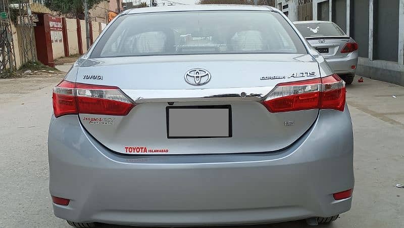 Toyota Corolla Altis 2015 4