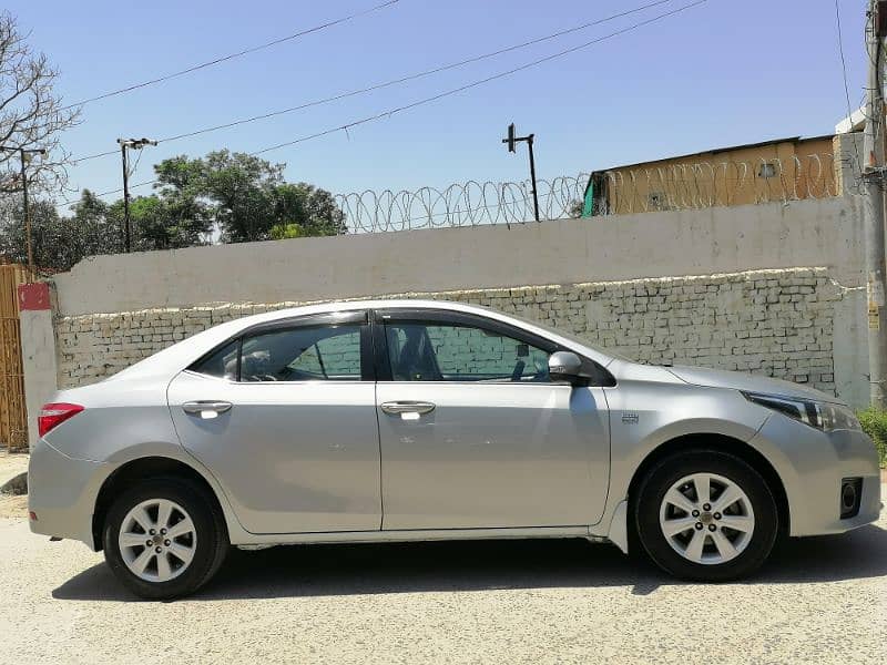 Toyota Corolla Altis 2015 5