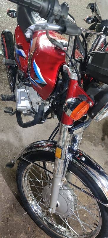 Honda 125 2024 4