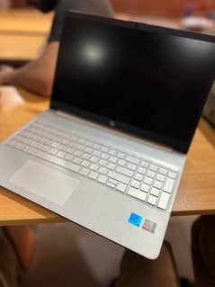 HP 12th gen core i5