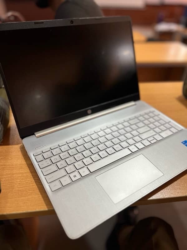 HP 12th gen core i5 2