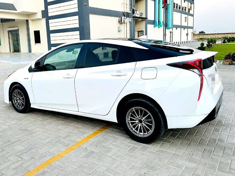 Toyota Prius 2017 19