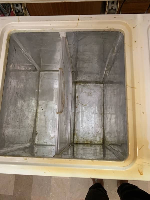 Waves deep freezer for sale ! 5