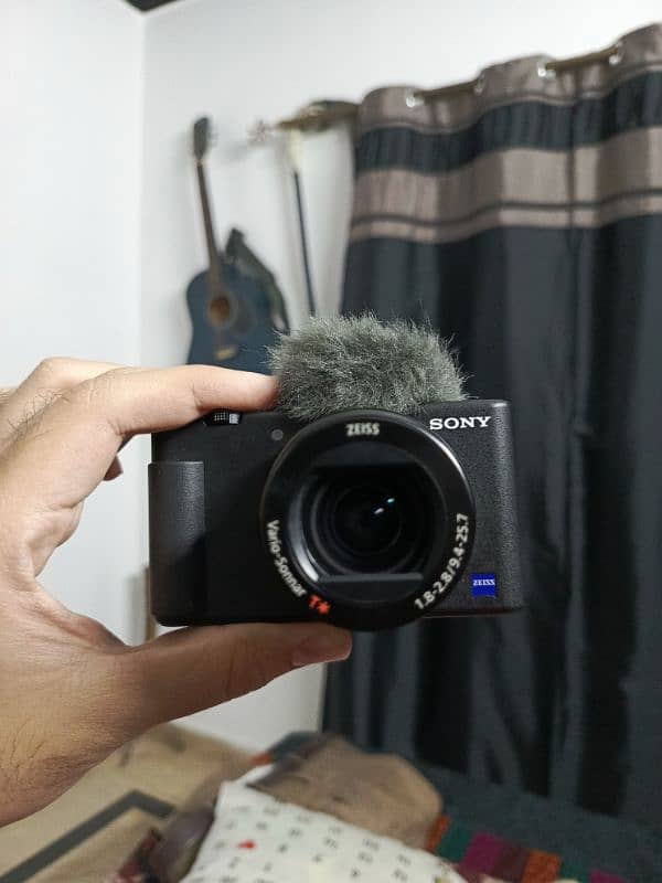 Sony Zv 1 vlogging mirrorless camera 4