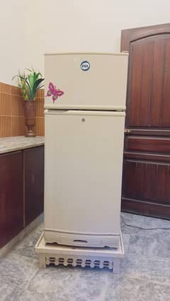 pel used old fridge .