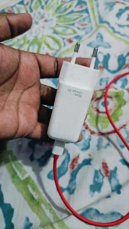 OnePlus 65W Charger 1