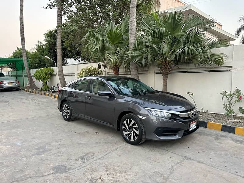 Honda Civic 2018 Vti Prosmatec 36000km Brand New Car 1