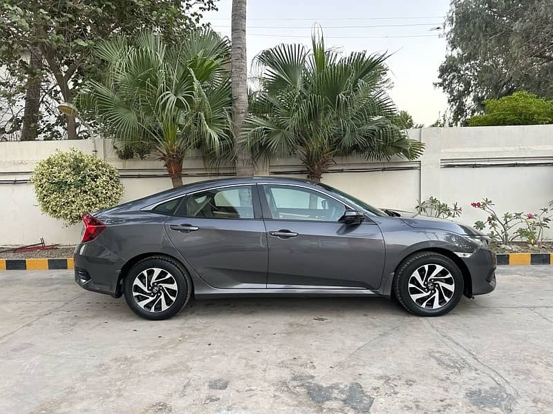 Honda Civic 2018 Vti Prosmatec 36000km Brand New Car 2