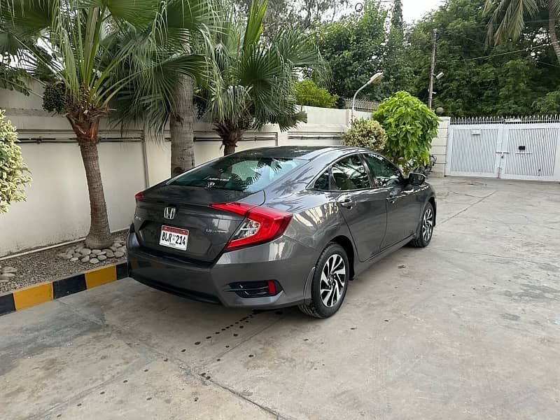 Honda Civic 2018 Vti Prosmatec 36000km Brand New Car 3