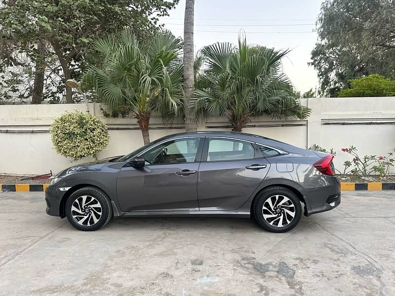 Honda Civic 2018 Vti Prosmatec 36000km Brand New Car 5