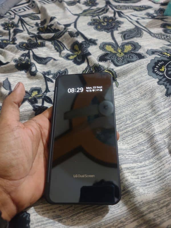 LG V60 Dual Screen Fresh 1