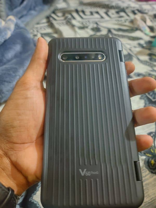 LG V60 Dual Screen Fresh 2