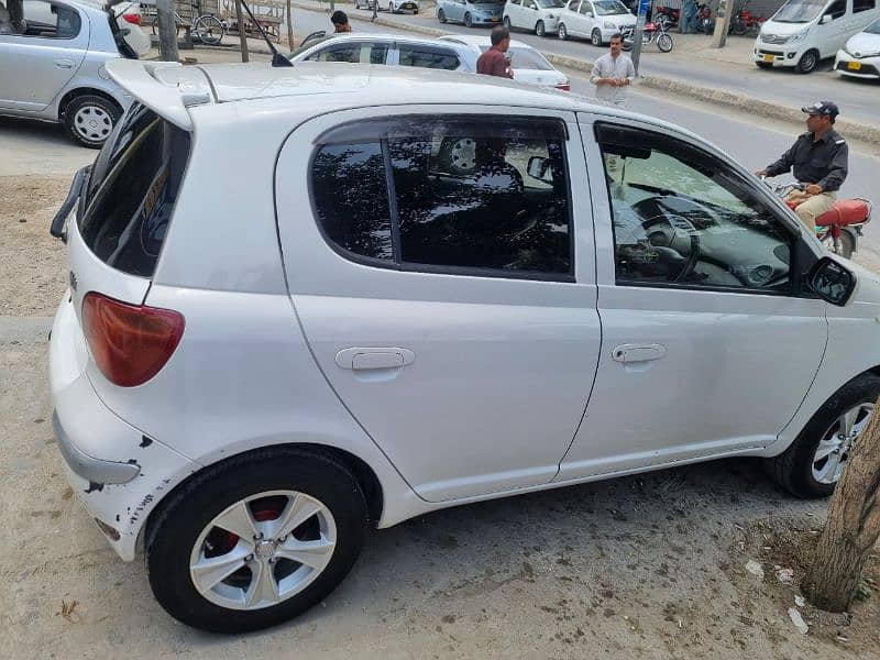 Toyota Vitz 2004 4