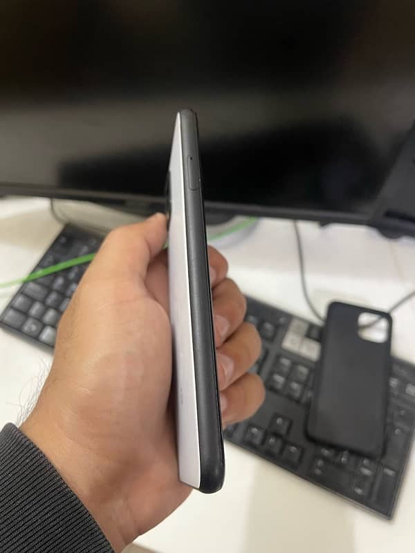 Google Pixel 4 3