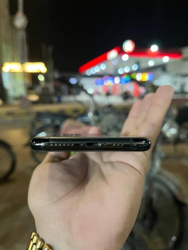 iPhone 11 pro 256gb 10/10 5