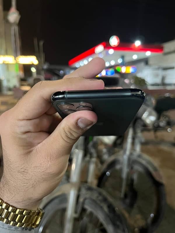 iPhone 11 pro 256gb 10/10 7