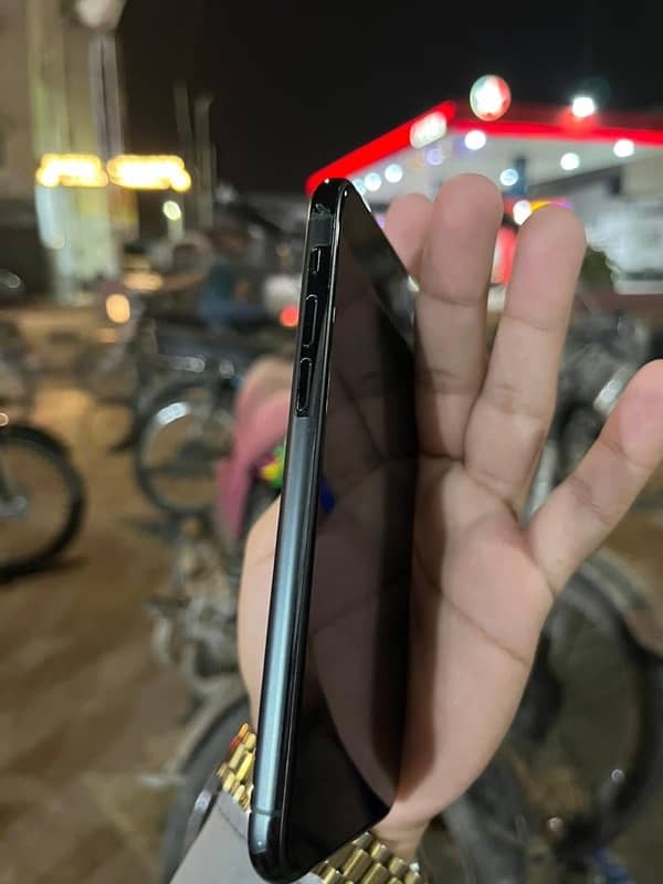 iPhone 11 pro 256gb 10/10 8