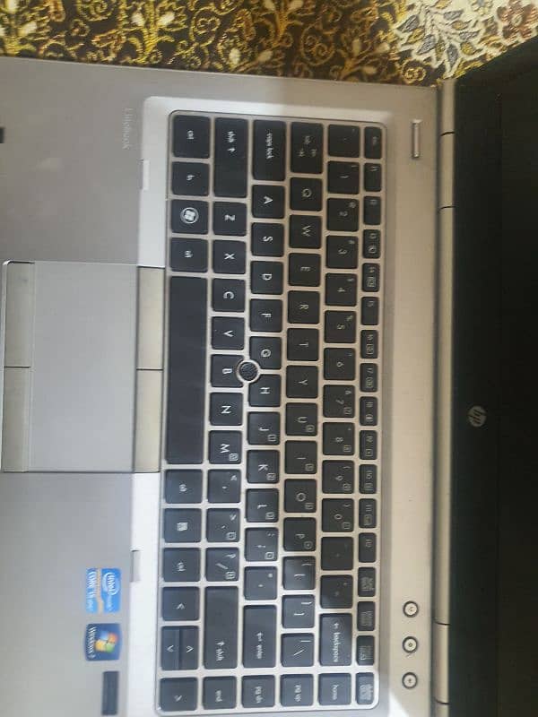 hp laptop 10/9 condition all ok window 10 download all ok. with charger 3