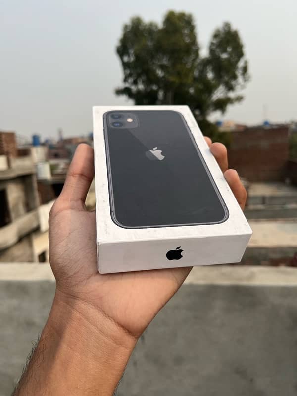 IPhone 11 64 GB Non PTA (factory unlock) 10