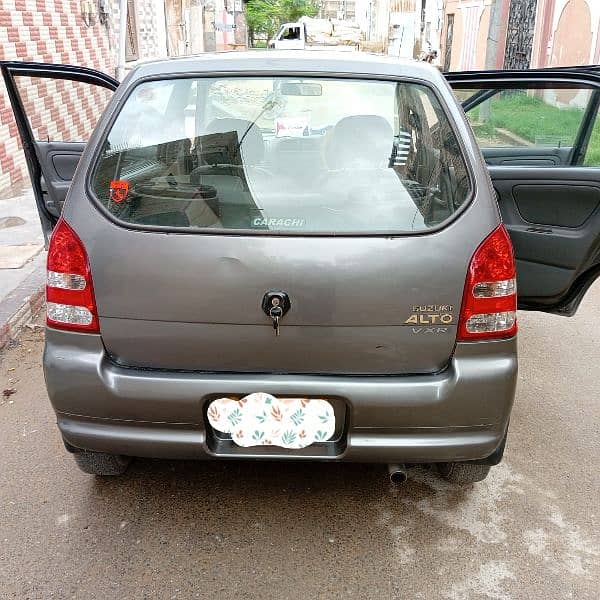 Suzuki Alto 2011 3