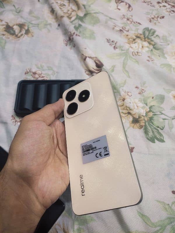 Realme C61 0