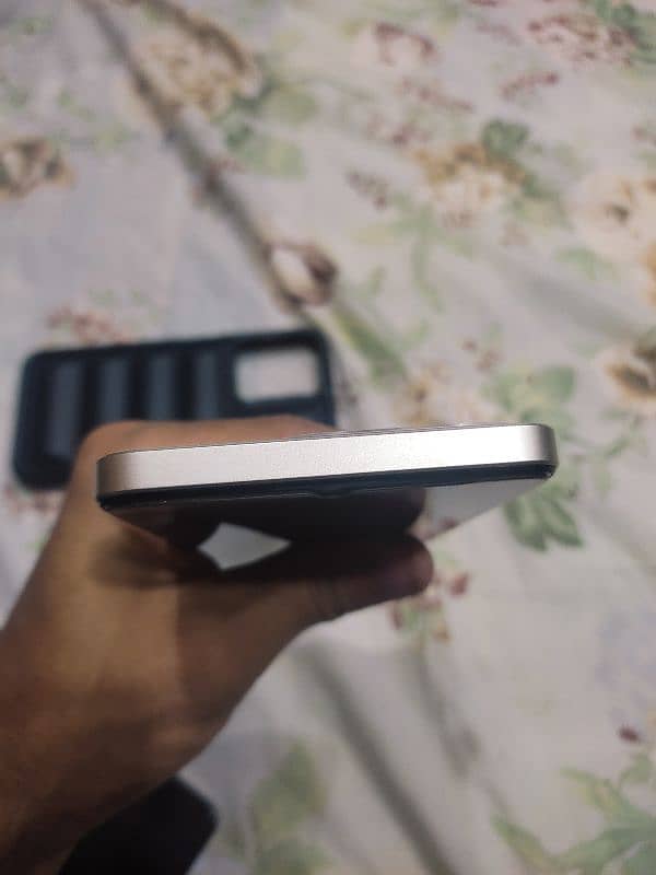 Realme C61 4