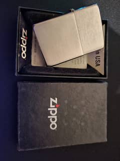 Original zippo lighter Classic Brushed Chrome.