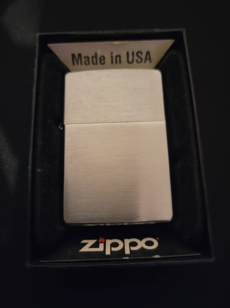 Original zippo lighter Classic Brushed Chrome. 1