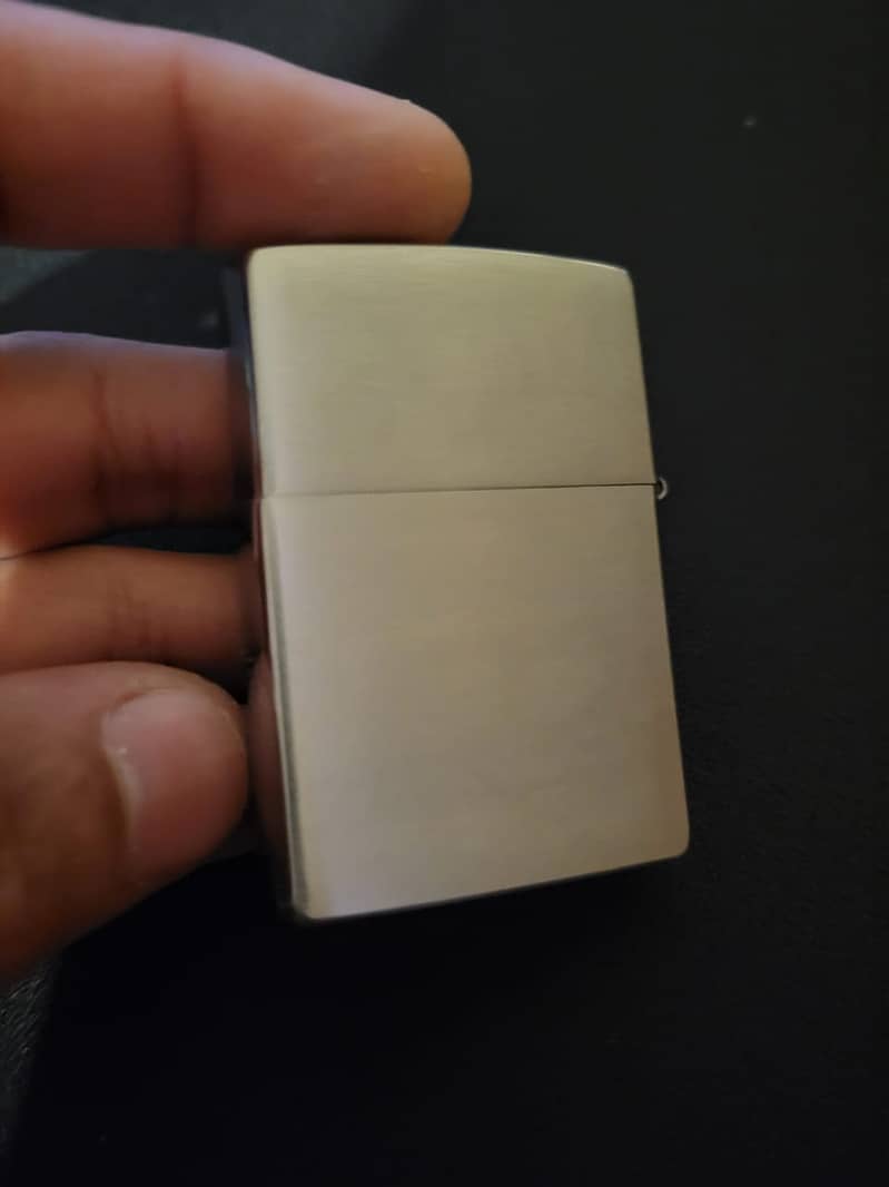 Original zippo lighter Classic Brushed Chrome. 4