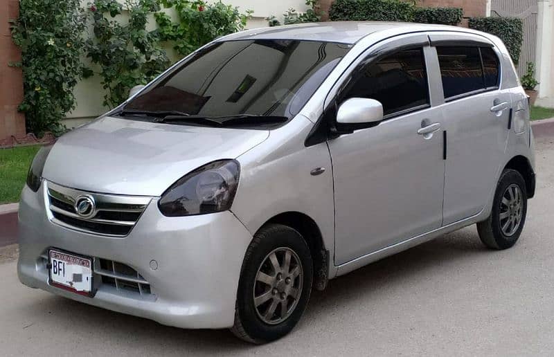 Daihatsu Mira 2012 1