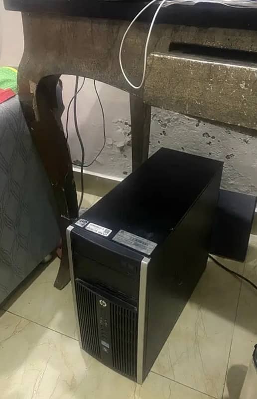 HP Pro Desktop Computer 1