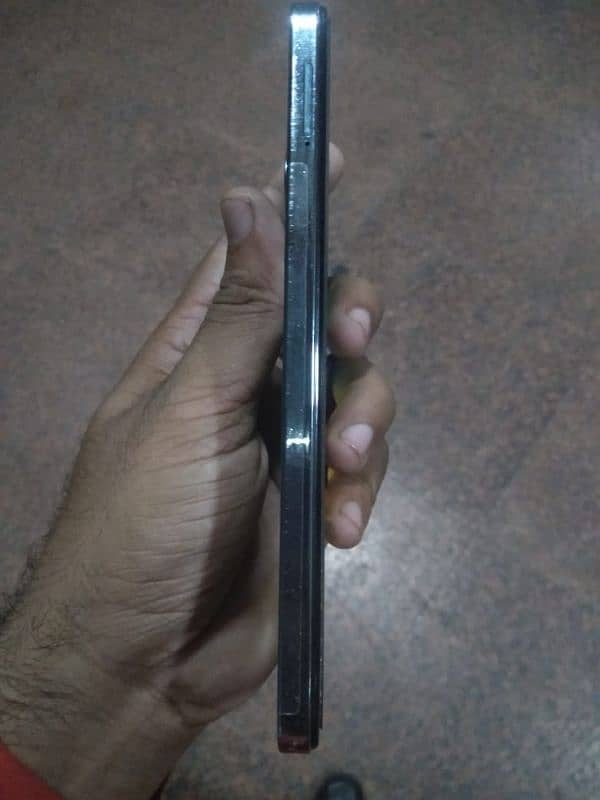 infinix hot 40i 8+8 128 15 din used hiwa hai daba charjr sat hai 0