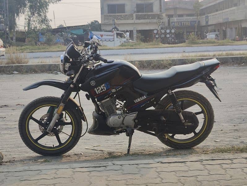 YBR 125G (2023) 5