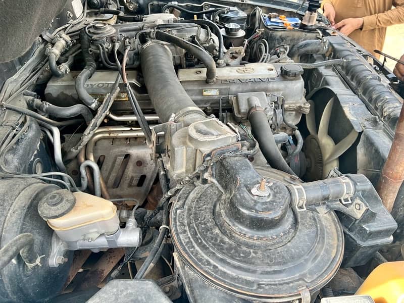 Toyota Landcruiser 1FZ-FE engine & auto transmission with ECU 2