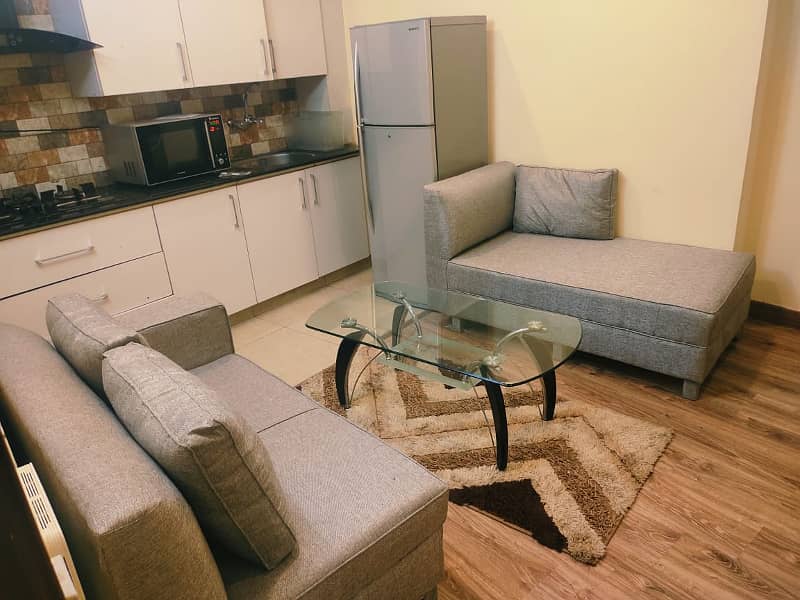 E11/4 Apollo tower 1bed VIP furnished flat available for rent 4