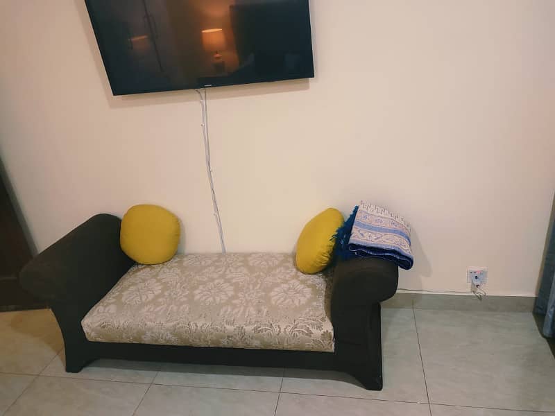 E11/4 Apollo tower 1bed VIP furnished flat available for rent 9