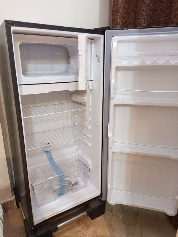 DAWLANCE REFRIGERATOR 9106. 2