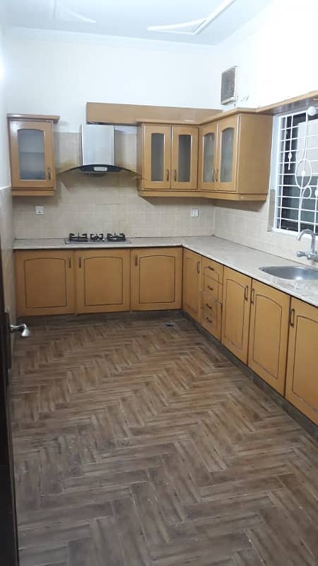 12 MARLA UPPER PORTION AVAILABLE FOR RENT IN JOHAR TOWN 1