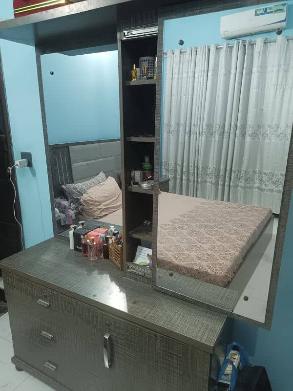 selling my dressing table or divider 1