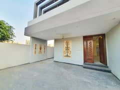 10 Marla Luxury Non Furnished Lower Portion Available For Rent In Bahria Town Lahore