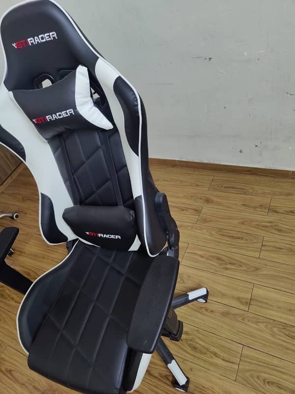 gaming chair 1