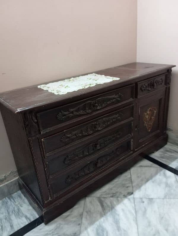 Wooden chest of drawers 3