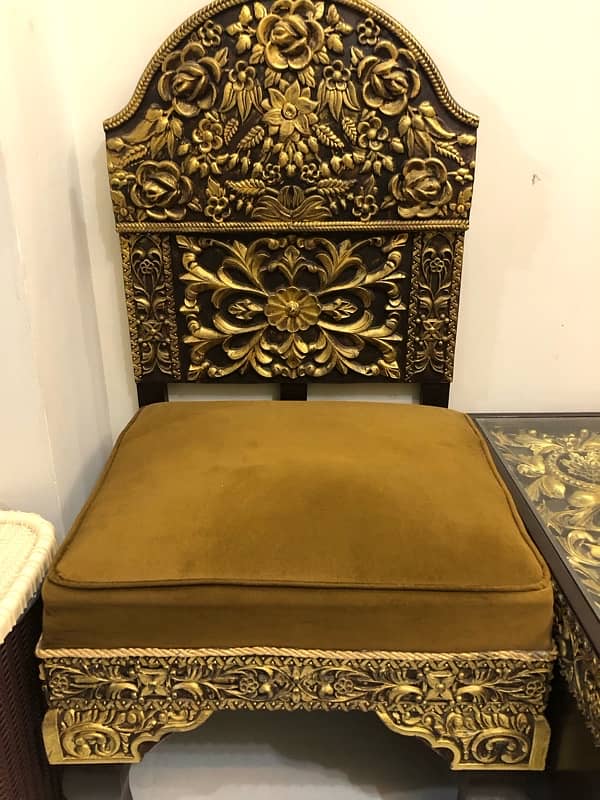 chairs in good condition for sale in Lahore. 0