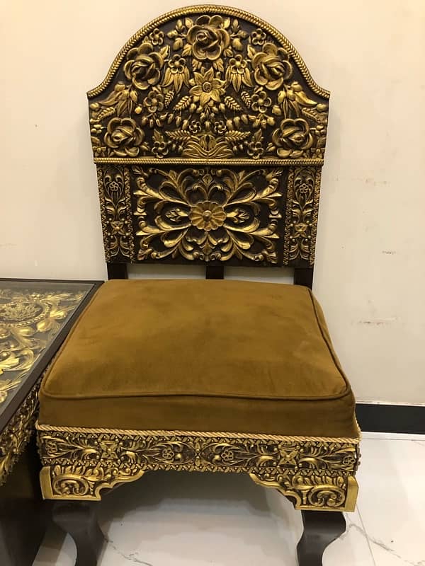 chairs in good condition for sale in Lahore. 2