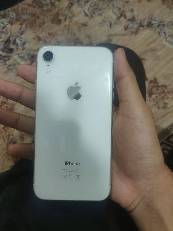 iphone XR 4