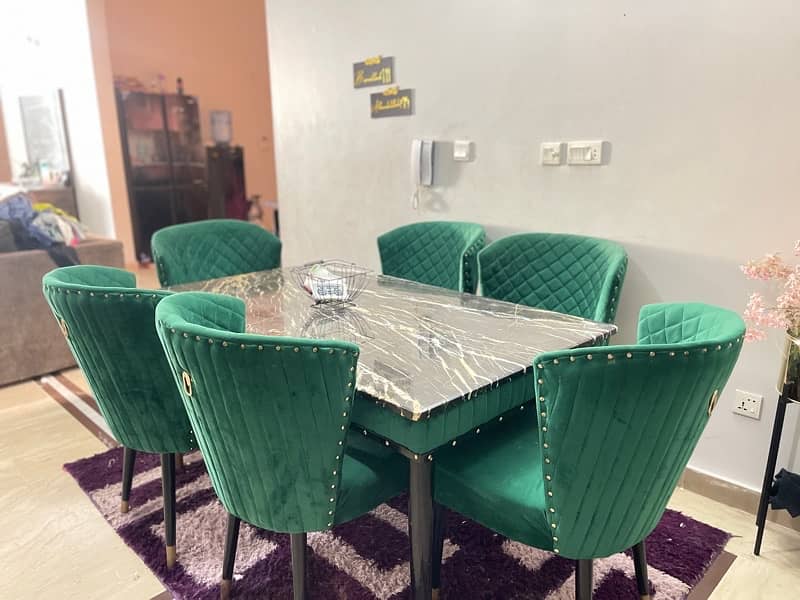 Dining table /marbel table / 6 table chairs 7