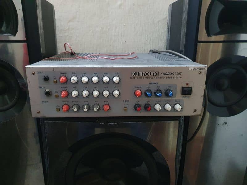 BRAND NEW CONDITION STEREO MIXING KARAOKE  AMPLIFIER 1