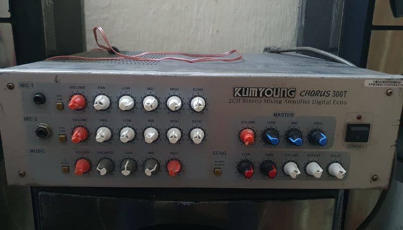 BRAND NEW CONDITION STEREO MIXING KARAOKE  AMPLIFIER 3