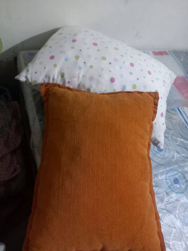 Best Quality Cushions/Pillows 03343018959 4