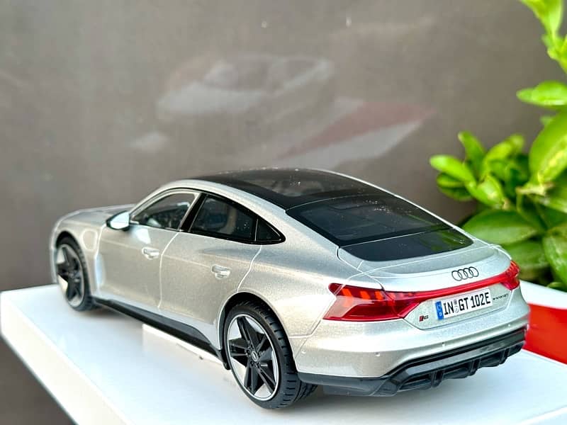 Audi etron GT Silver 1/18 Scale Diecast Model 2